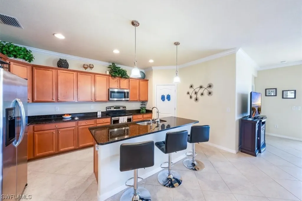 2462 Heydon Circle E Naples FL 34120