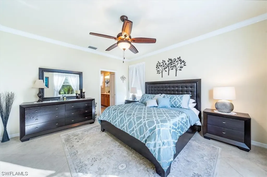 2462 Heydon Circle E Naples FL 34120