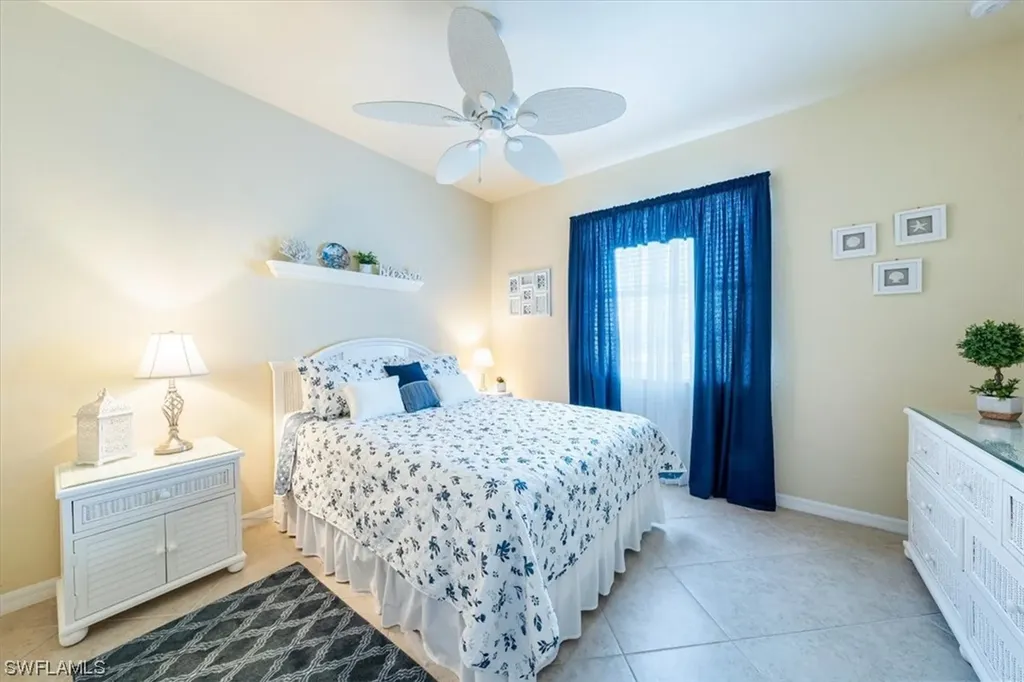 2462 Heydon Circle E Naples FL 34120