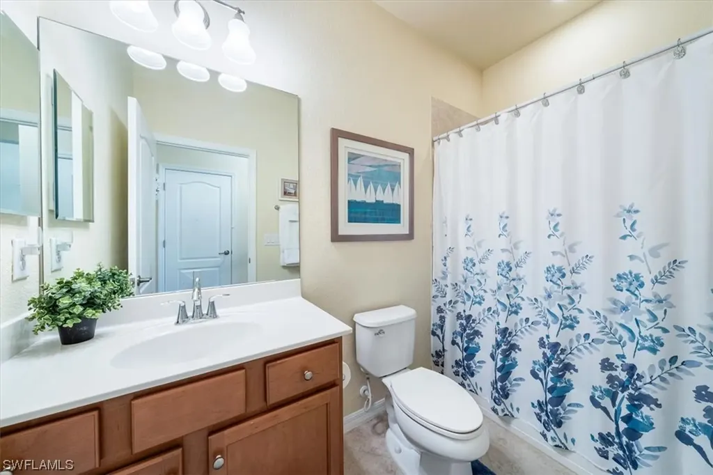 2462 Heydon Circle E Naples FL 34120