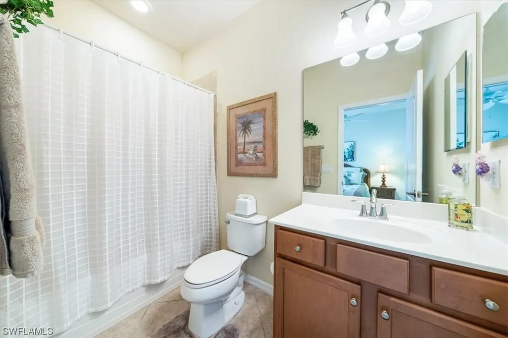 2462 Heydon Circle E Naples FL 34120