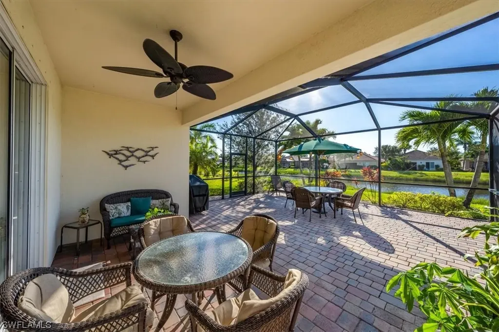 2462 Heydon Circle E Naples FL 34120
