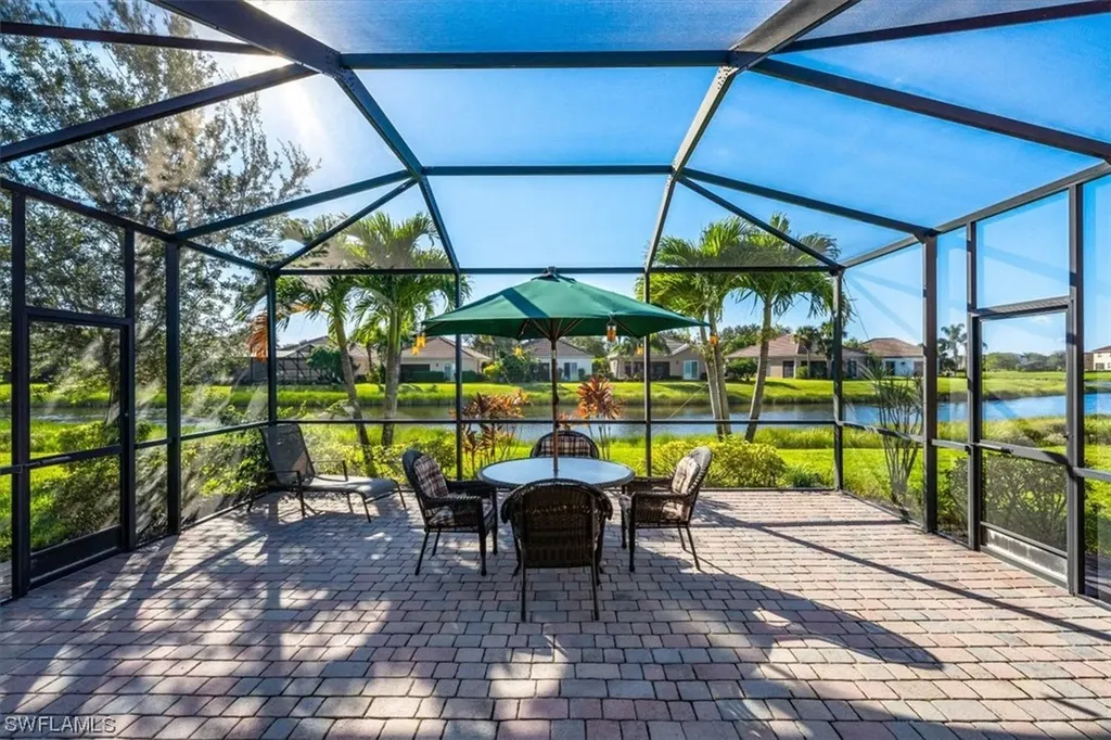 2462 Heydon Circle E Naples FL 34120