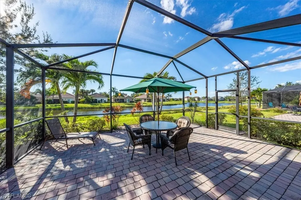2462 Heydon Circle E Naples FL 34120