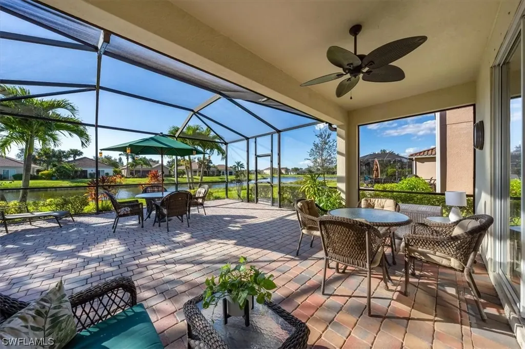 2462 Heydon Circle E Naples FL 34120
