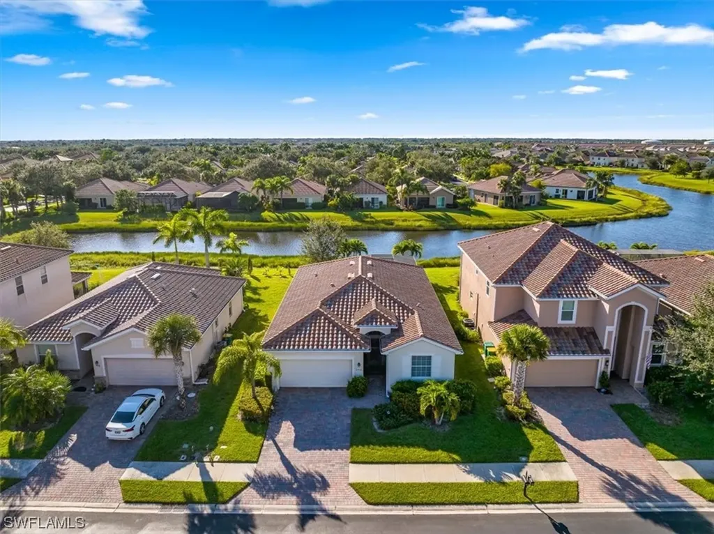 2462 Heydon Circle E Naples FL 34120