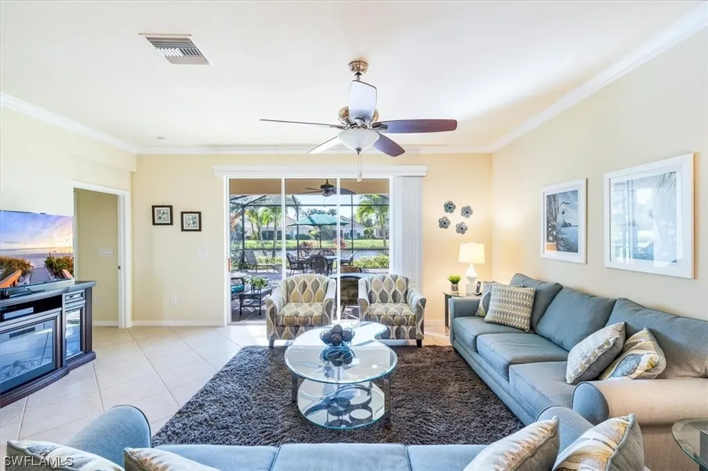 2462 Heydon Circle E Naples FL 34120