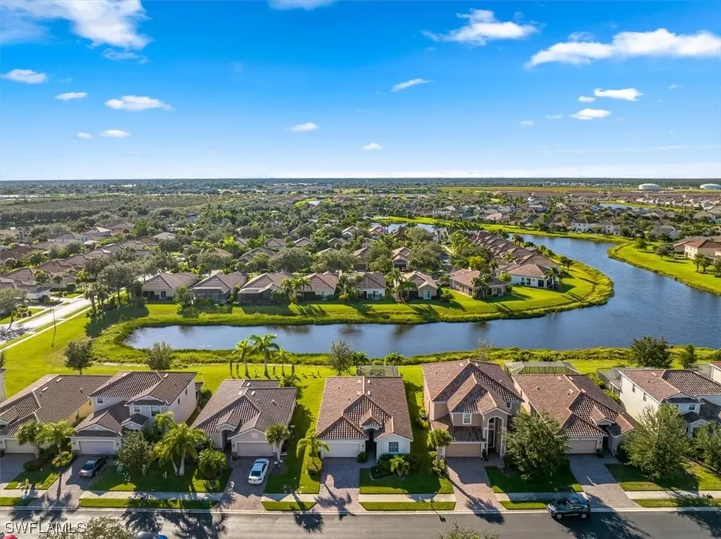 2462 Heydon Circle E Naples FL 34120