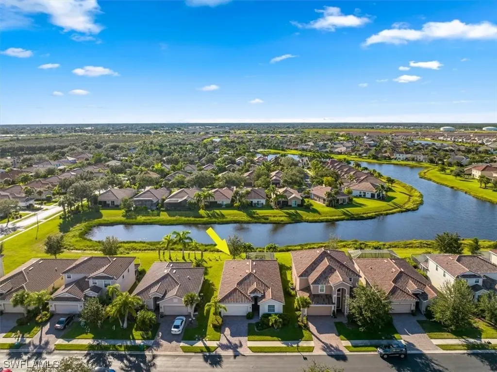 2462 Heydon Circle E Naples FL 34120