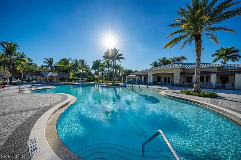 2462 Heydon Circle E Naples FL 34120