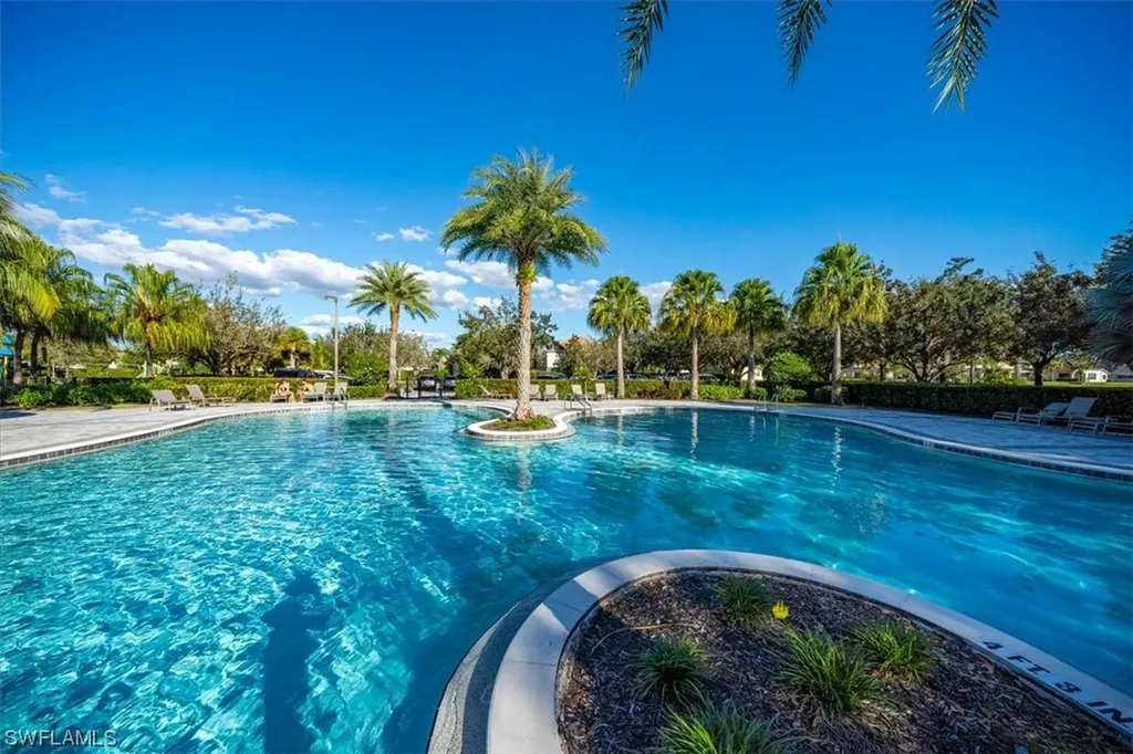 2462 Heydon Circle E Naples FL 34120