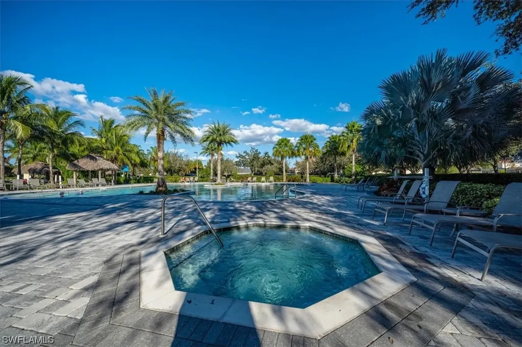 2462 Heydon Circle E Naples FL 34120