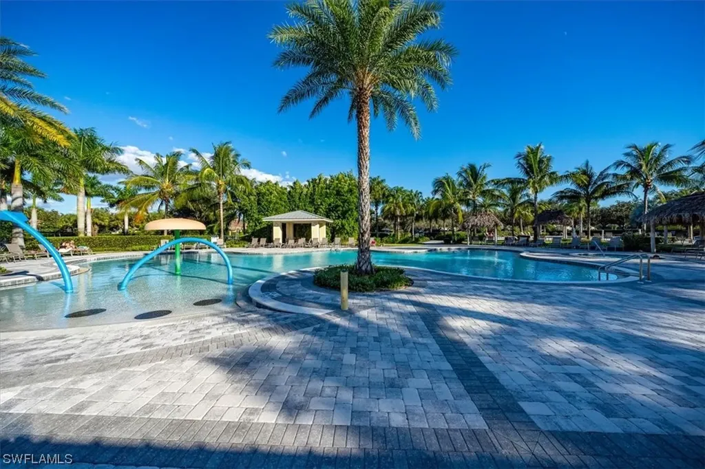 2462 Heydon Circle E Naples FL 34120