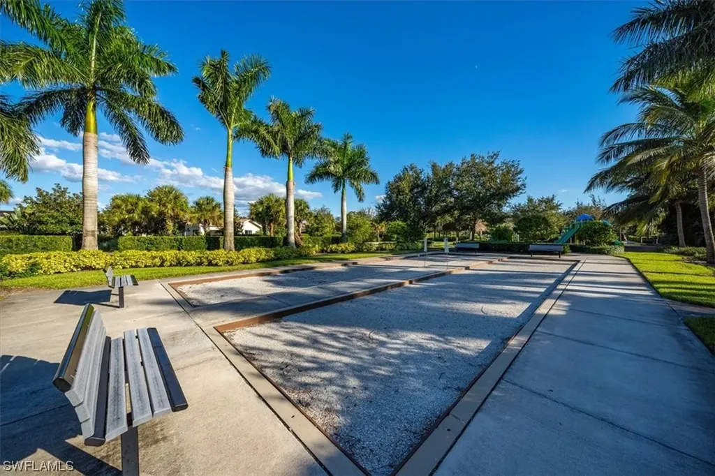 2462 Heydon Circle E Naples FL 34120