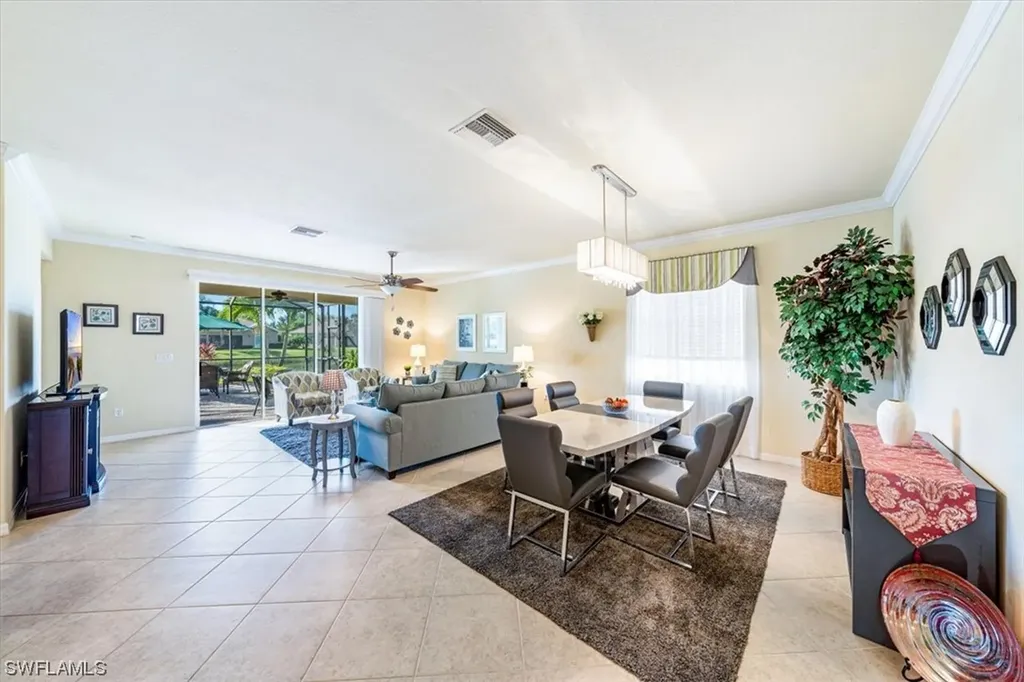 2462 Heydon Circle E Naples FL 34120