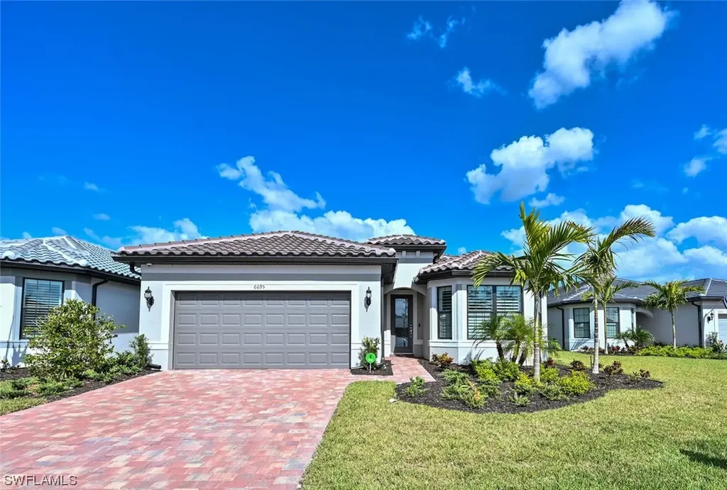 6695 Pennyroyal Drive Naples FL 34114