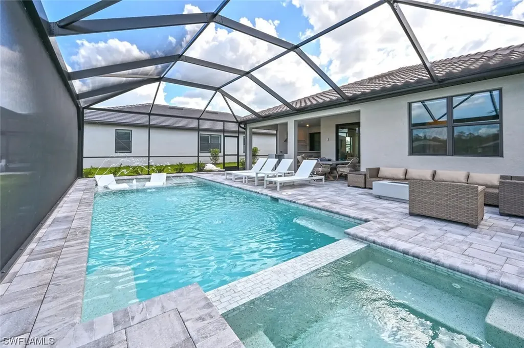6695 Pennyroyal Drive Naples FL 34114