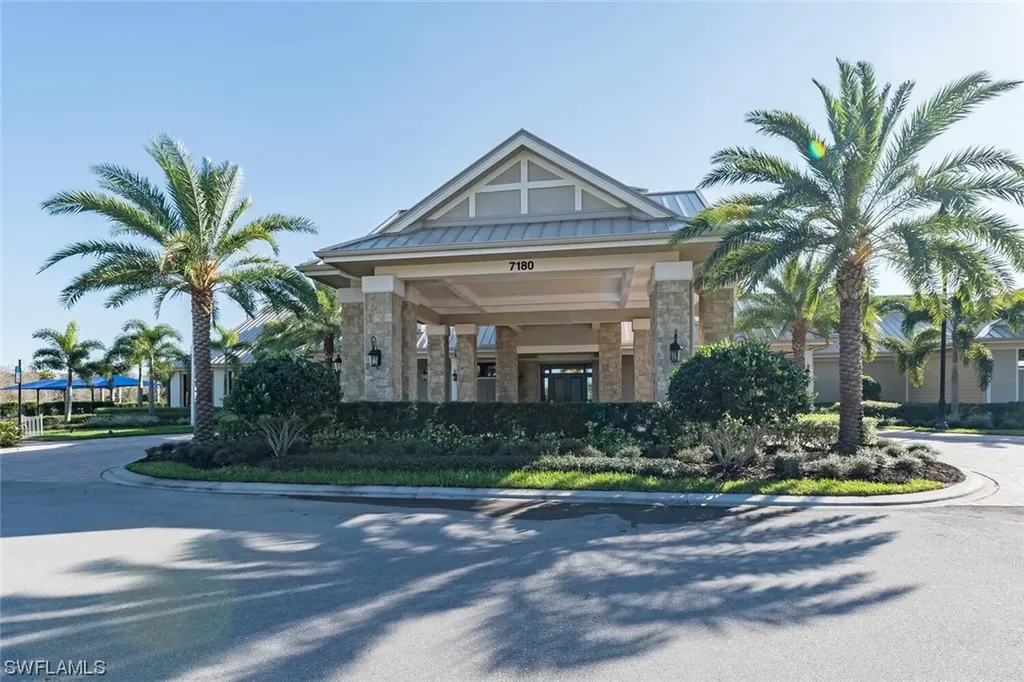 6695 Pennyroyal Drive Naples FL 34114