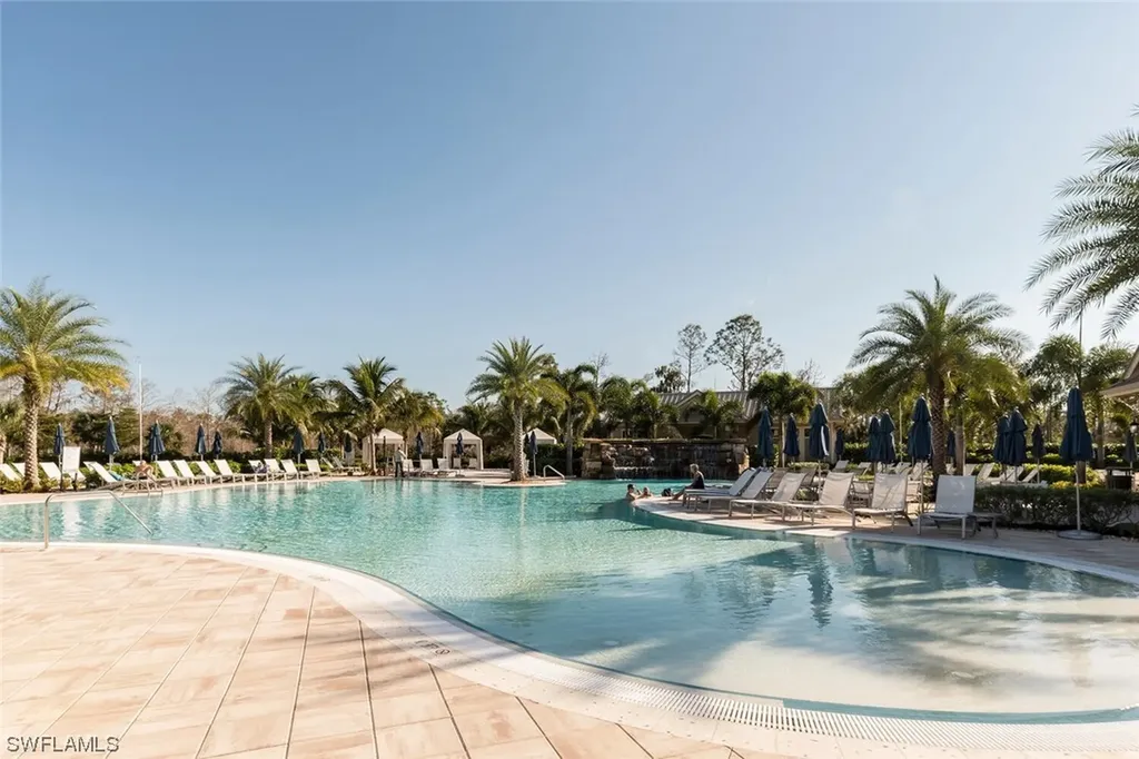 6695 Pennyroyal Drive Naples FL 34114