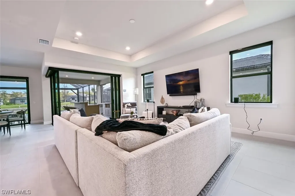 6695 Pennyroyal Drive Naples FL 34114