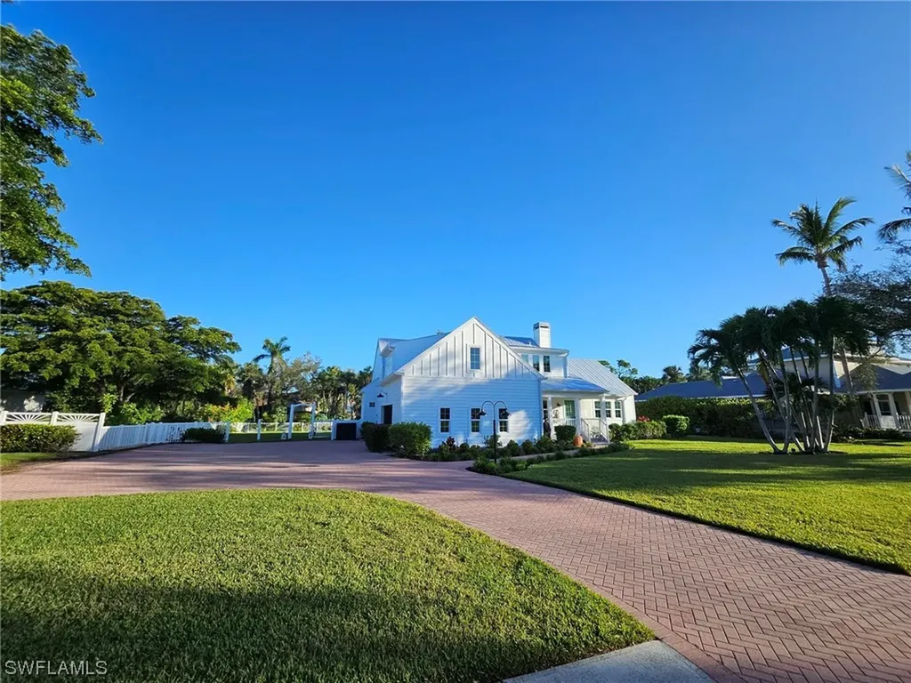 12290 Coconut Creek Court Fort Myers FL 33908