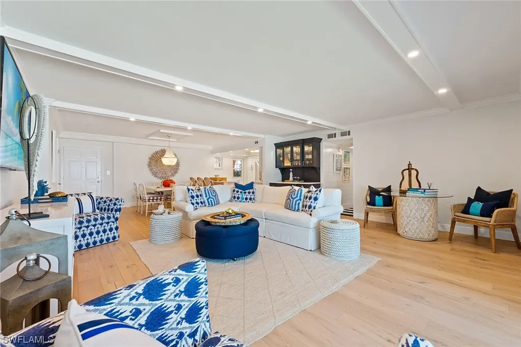 2401 Gulf Shore Boulevard N Naples FL 34103