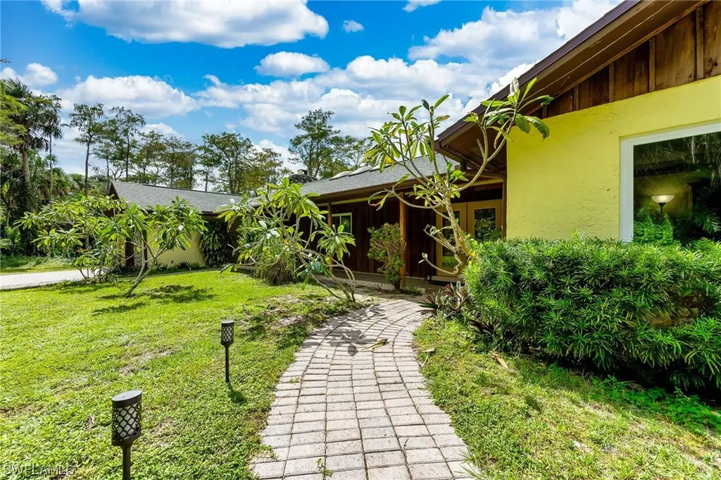 211 19th Street NW Naples FL 34120