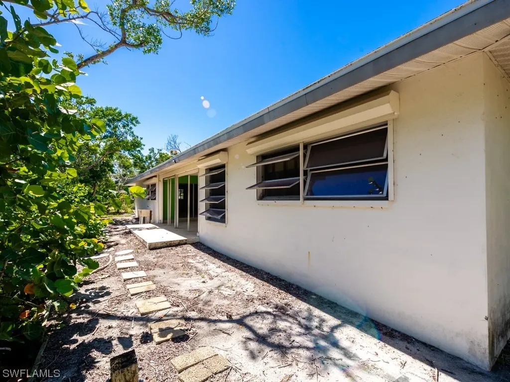 1113 Skiff Place Sanibel FL 33957