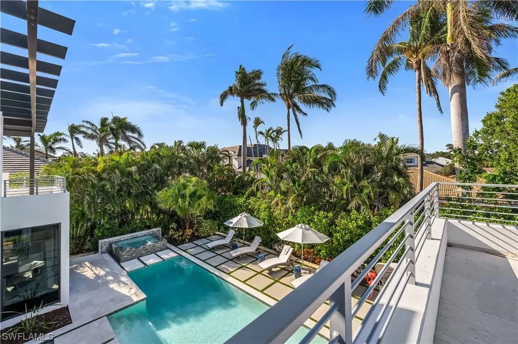 665 Fountainhead Way Naples FL 34103