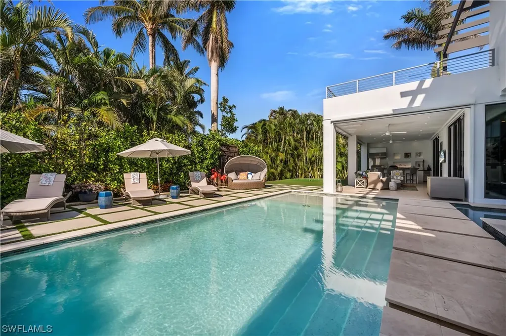 665 Fountainhead Way Naples FL 34103