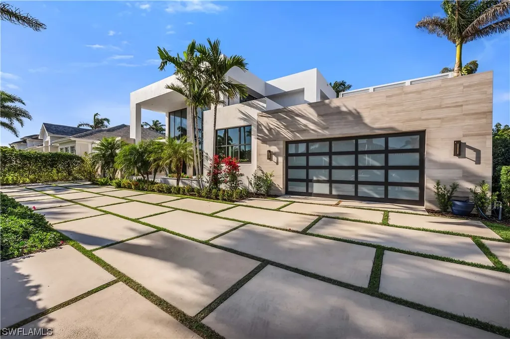 665 Fountainhead Way Naples FL 34103