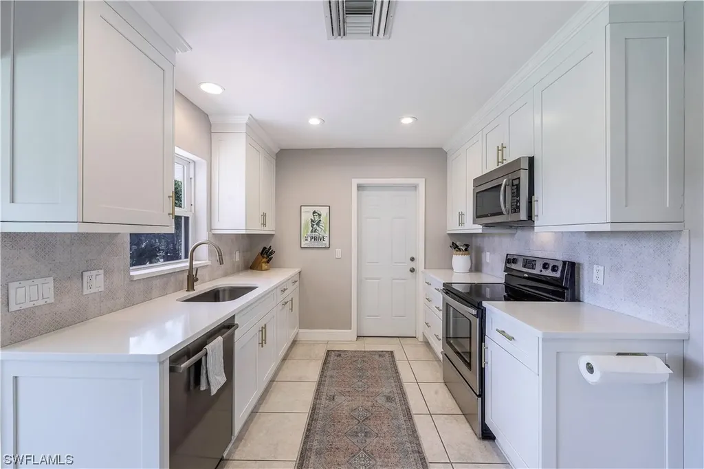 811 Wintergreen Court Marco Island FL 34145
