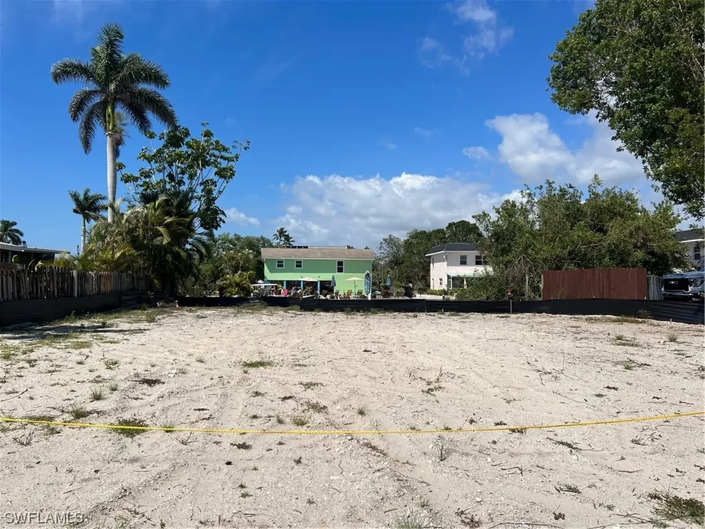 2831 Gulfview Drive Naples FL 34112