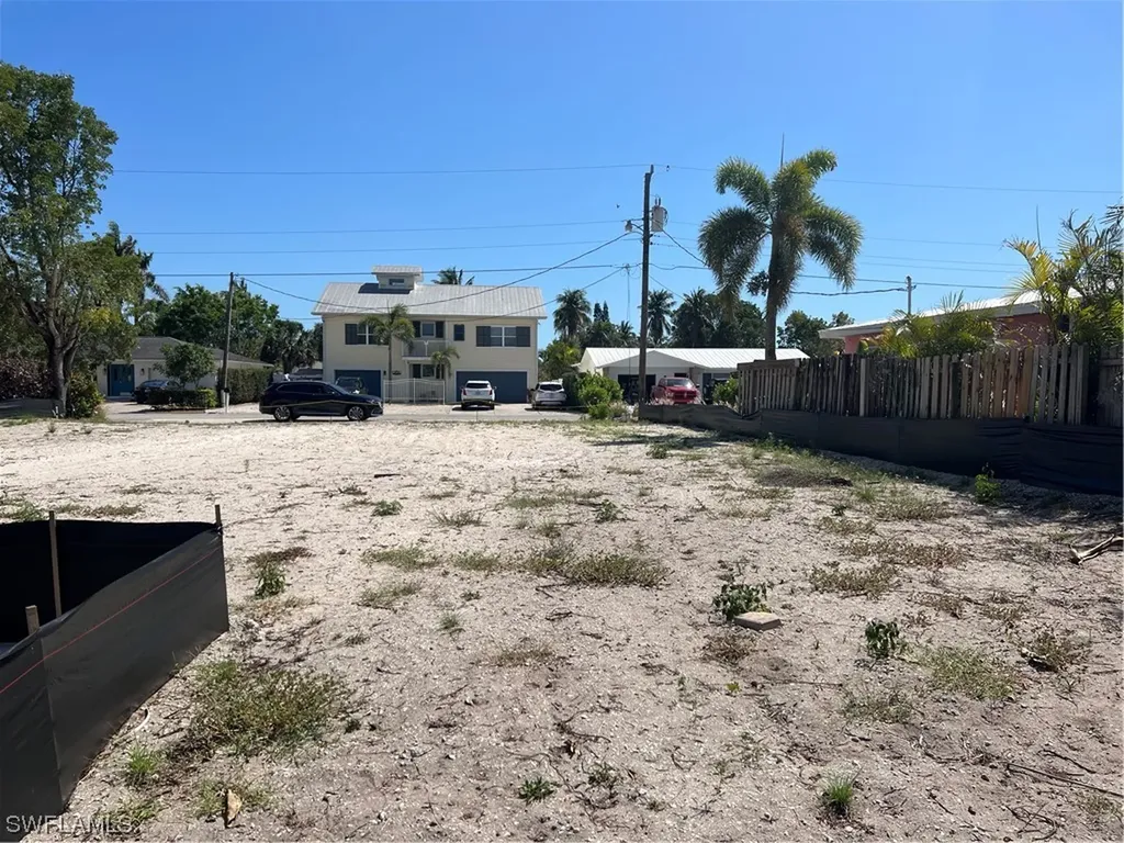 2831 Gulfview Drive Naples FL 34112