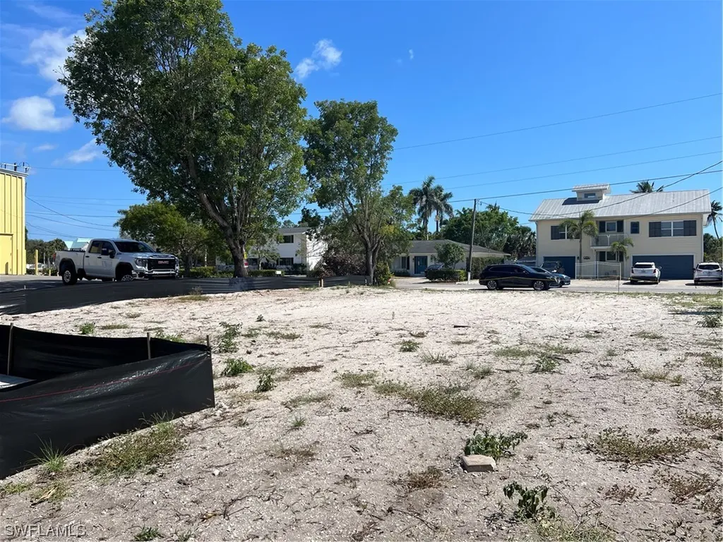 2831 Gulfview Drive Naples FL 34112