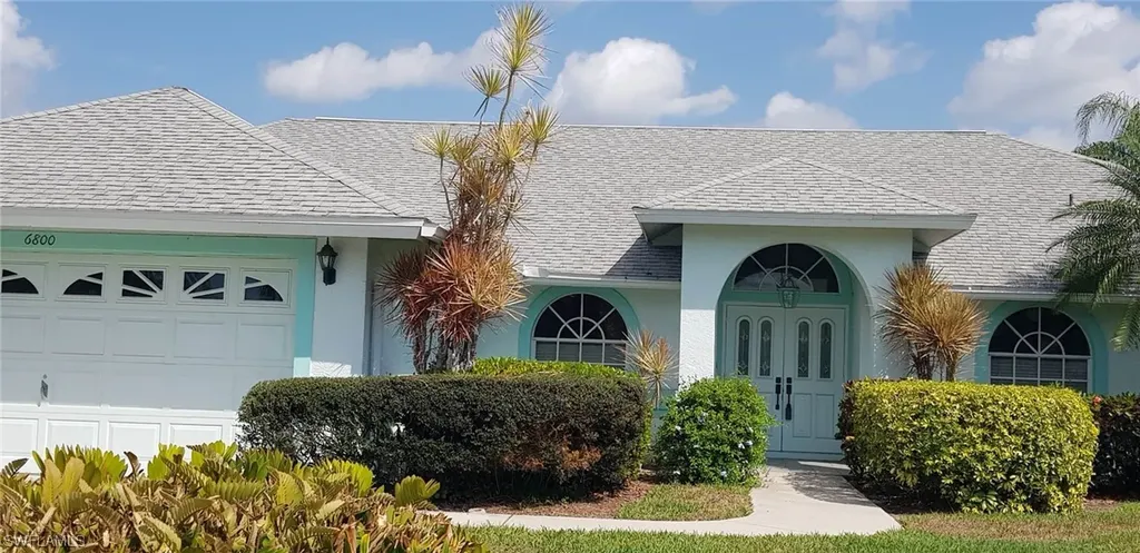 6800 Weatherby Court Naples FL 34104