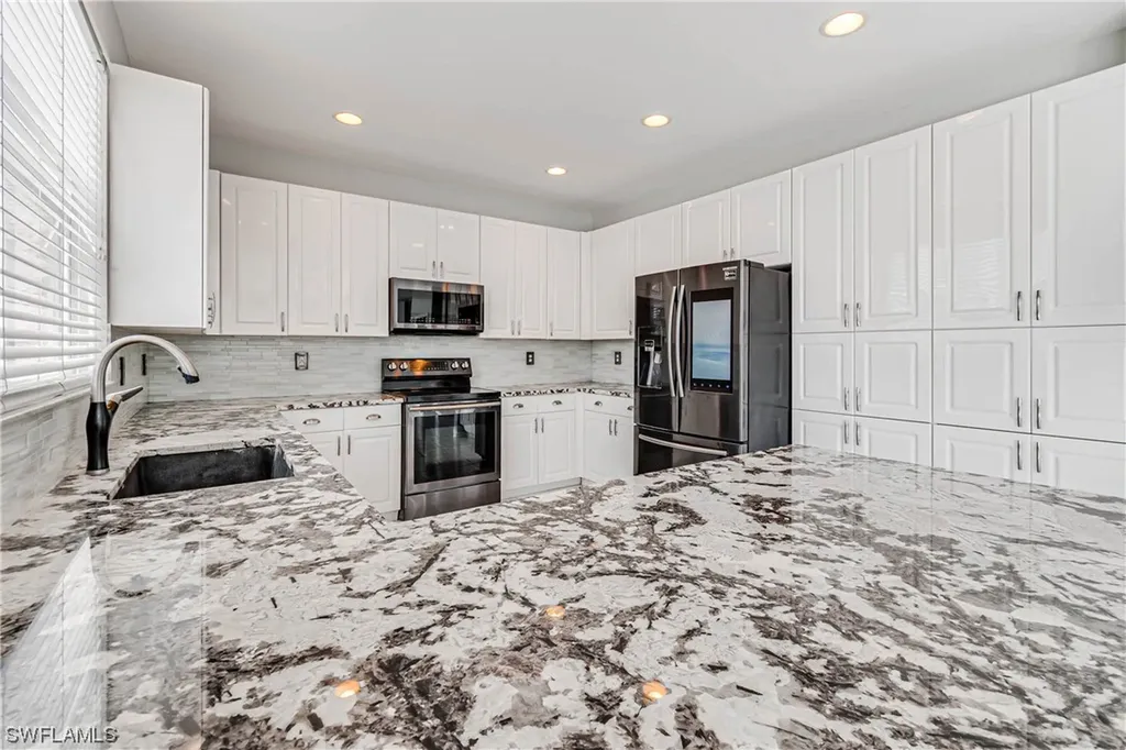 11025 Lakeland Circle Fort Myers FL 33913