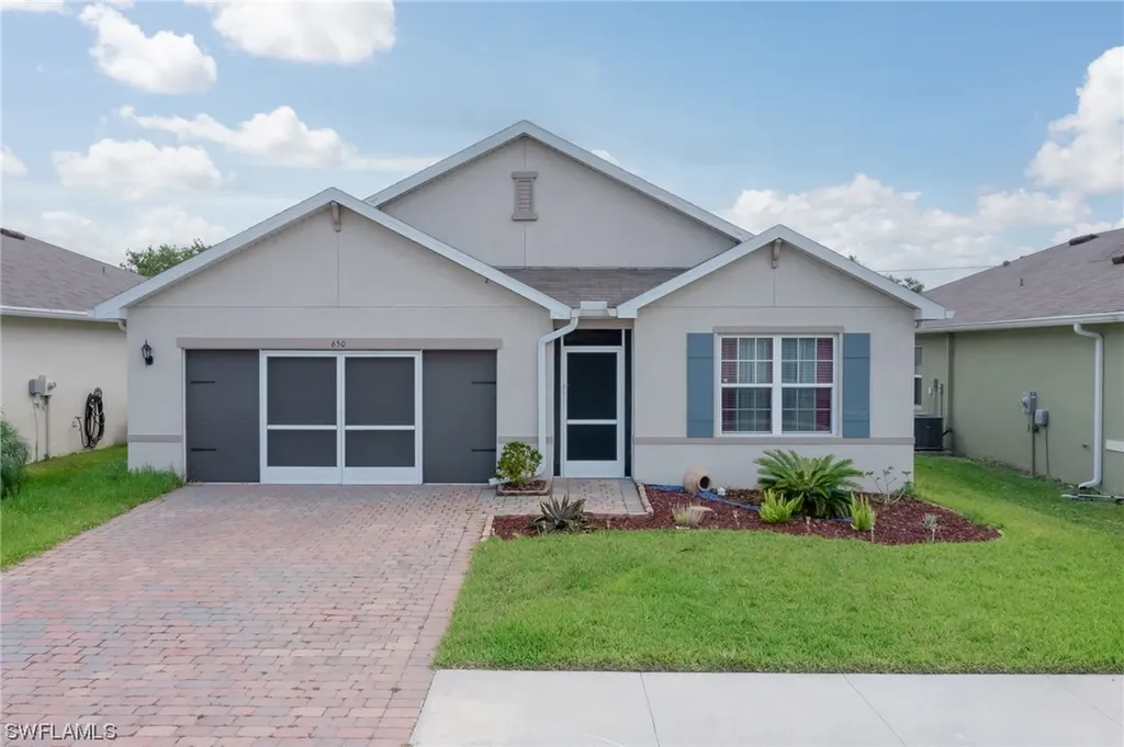 650 Wickham Street Naples FL 34104