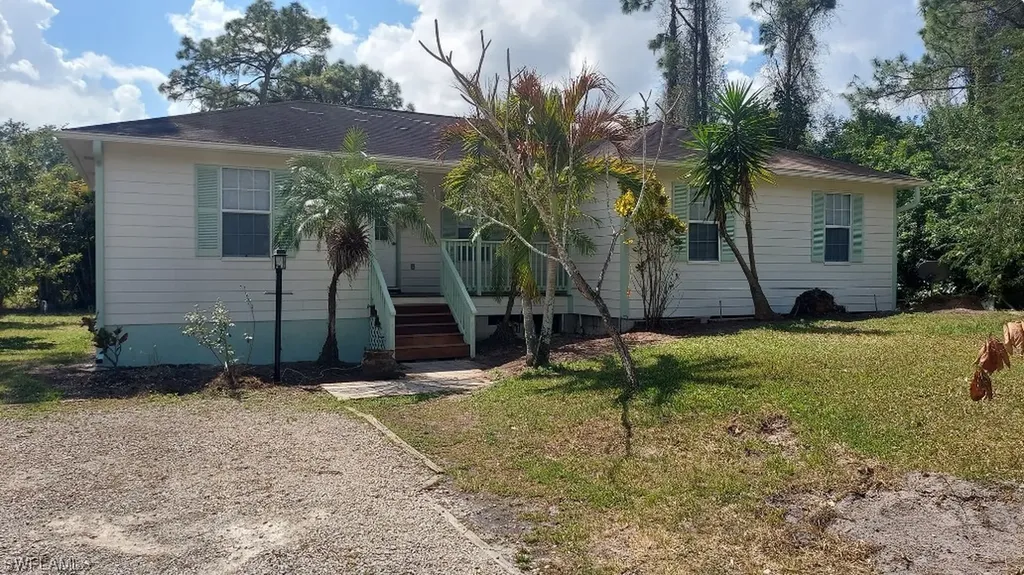 2725 4th Street SW Lehigh Acres FL 33976