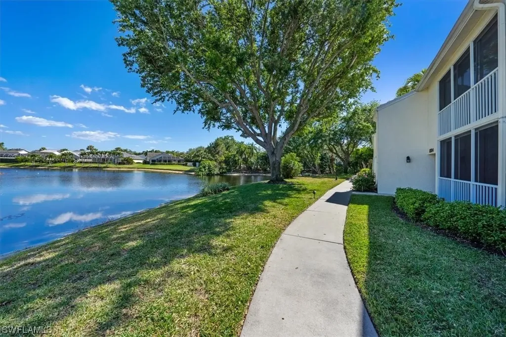 760 Willowbrook Drive Naples FL 34108