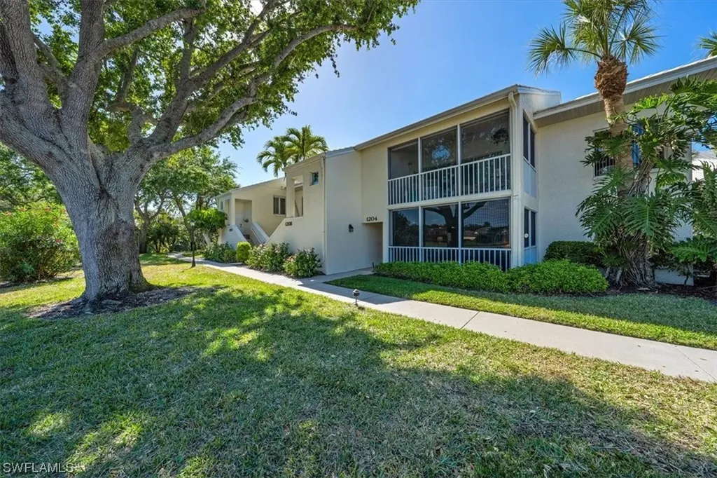 760 Willowbrook Drive Naples FL 34108