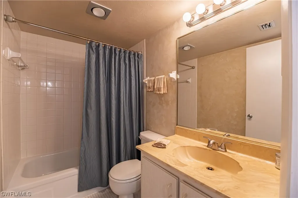 338 Charlemagne Boulevard Naples FL 34112