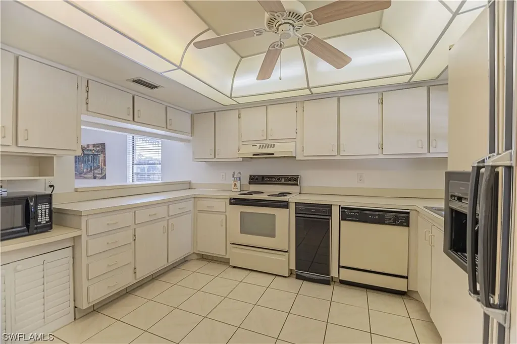 338 Charlemagne Boulevard Naples FL 34112