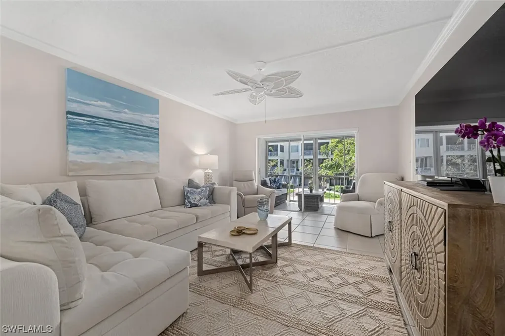 Naples FL, 333 4th Avenue S, Unit 202