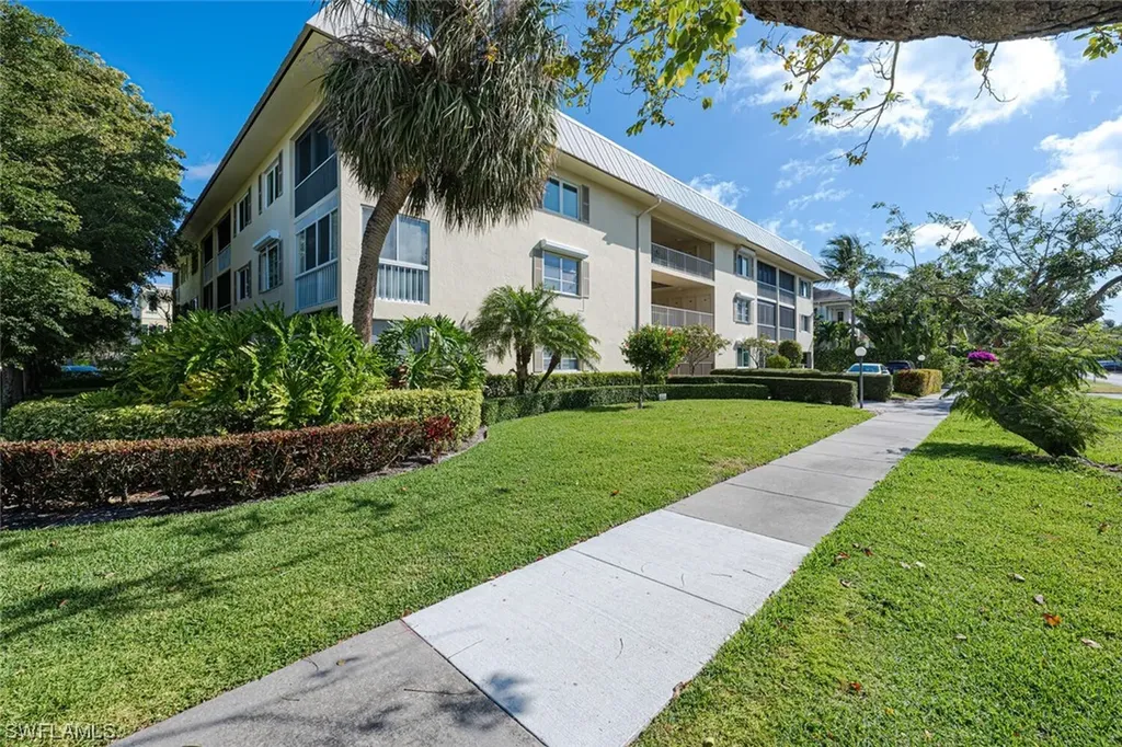 333 4th Avenue S Naples FL 34102