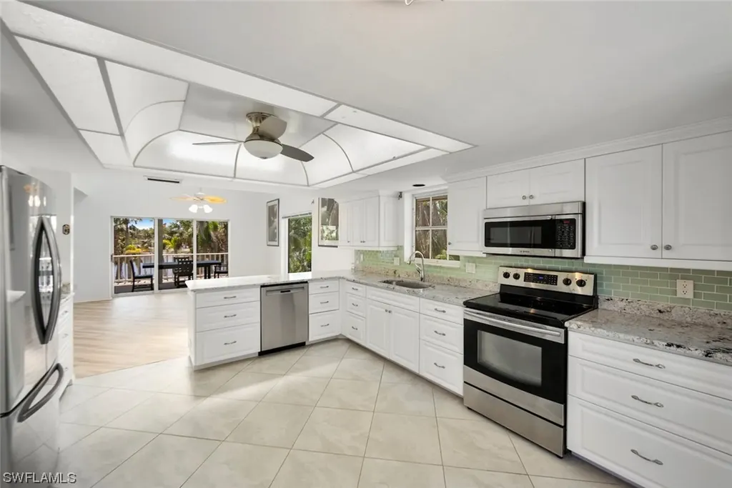 663 E Rocks Drive Sanibel FL 33957