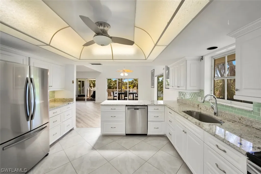663 E Rocks Drive Sanibel FL 33957