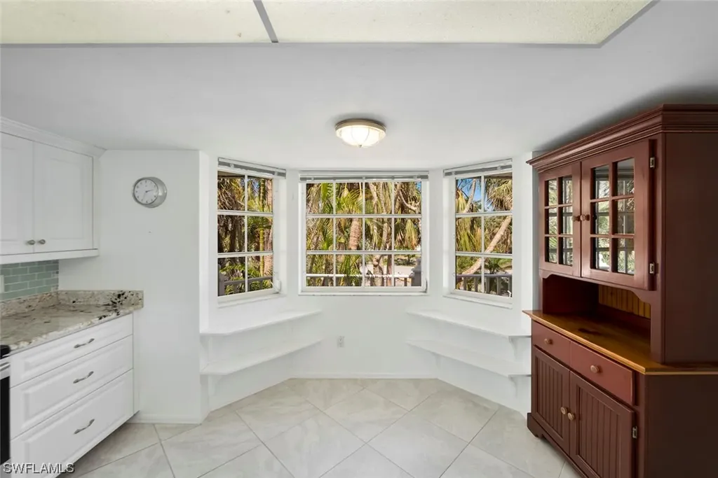 663 E Rocks Drive Sanibel FL 33957