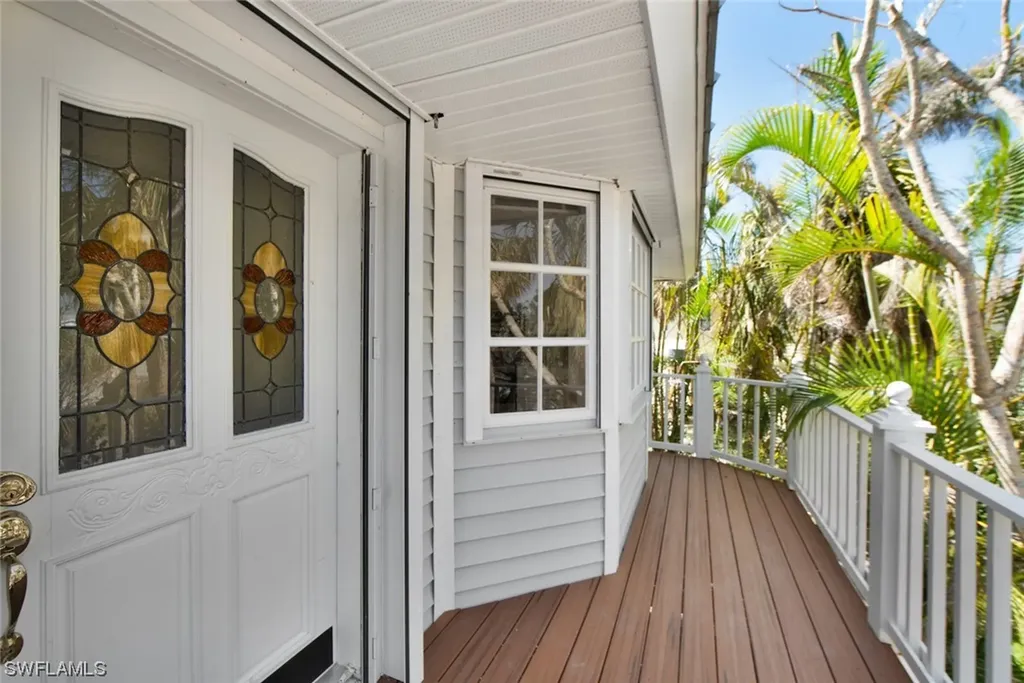 663 E Rocks Drive Sanibel FL 33957