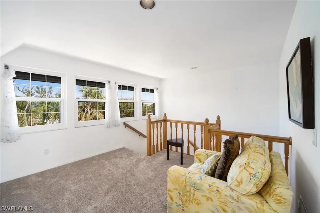663 E Rocks Drive Sanibel FL 33957